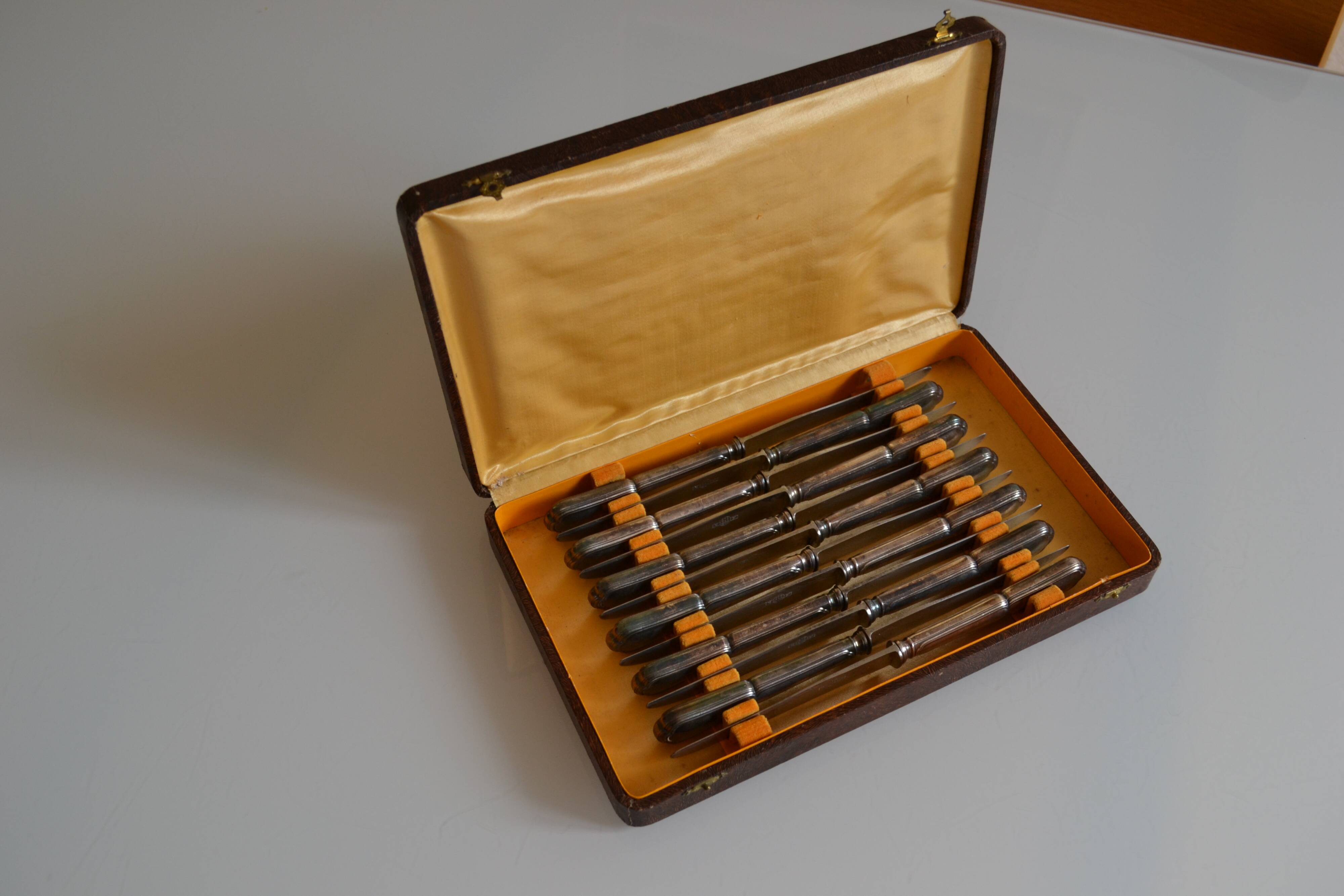 12 silver metal dessert or cheese knives