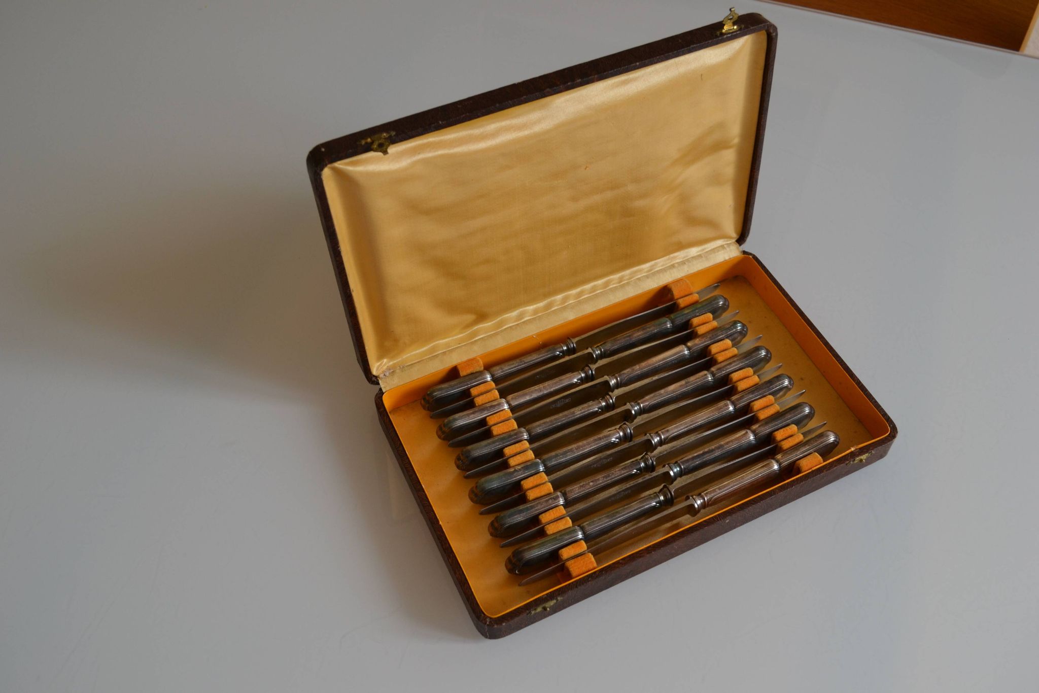 12 silver metal dessert or cheese knives