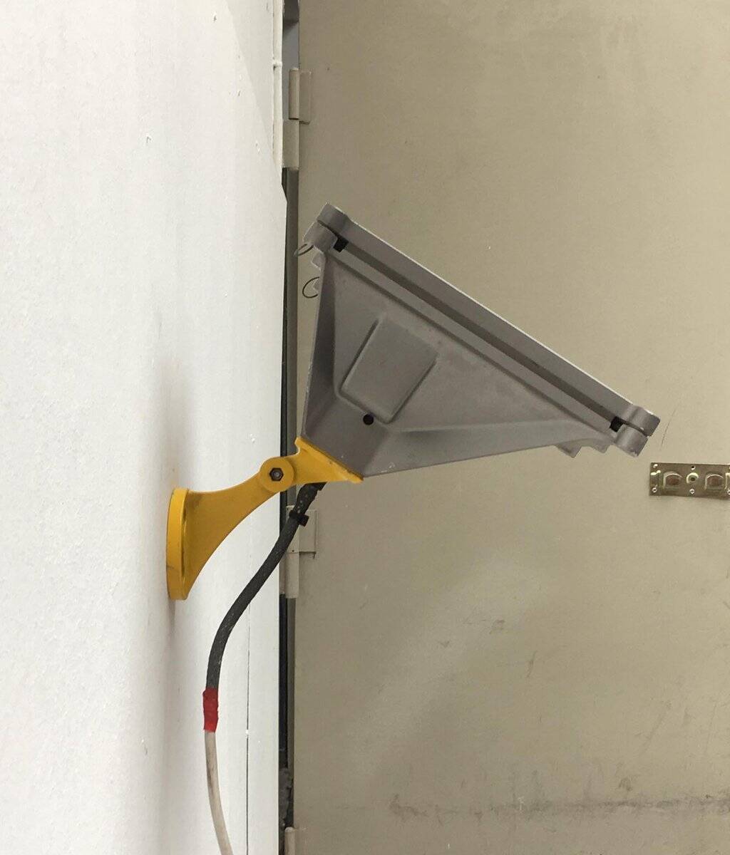 Italian vintage wall sconces Lingotto by Renzo Piano for iGuzzini, set of 2