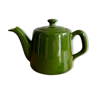 Green teapot