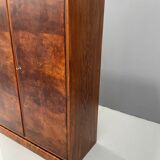 Armoire en placage de noyer restaurée d'influence Art Déco, années 1930