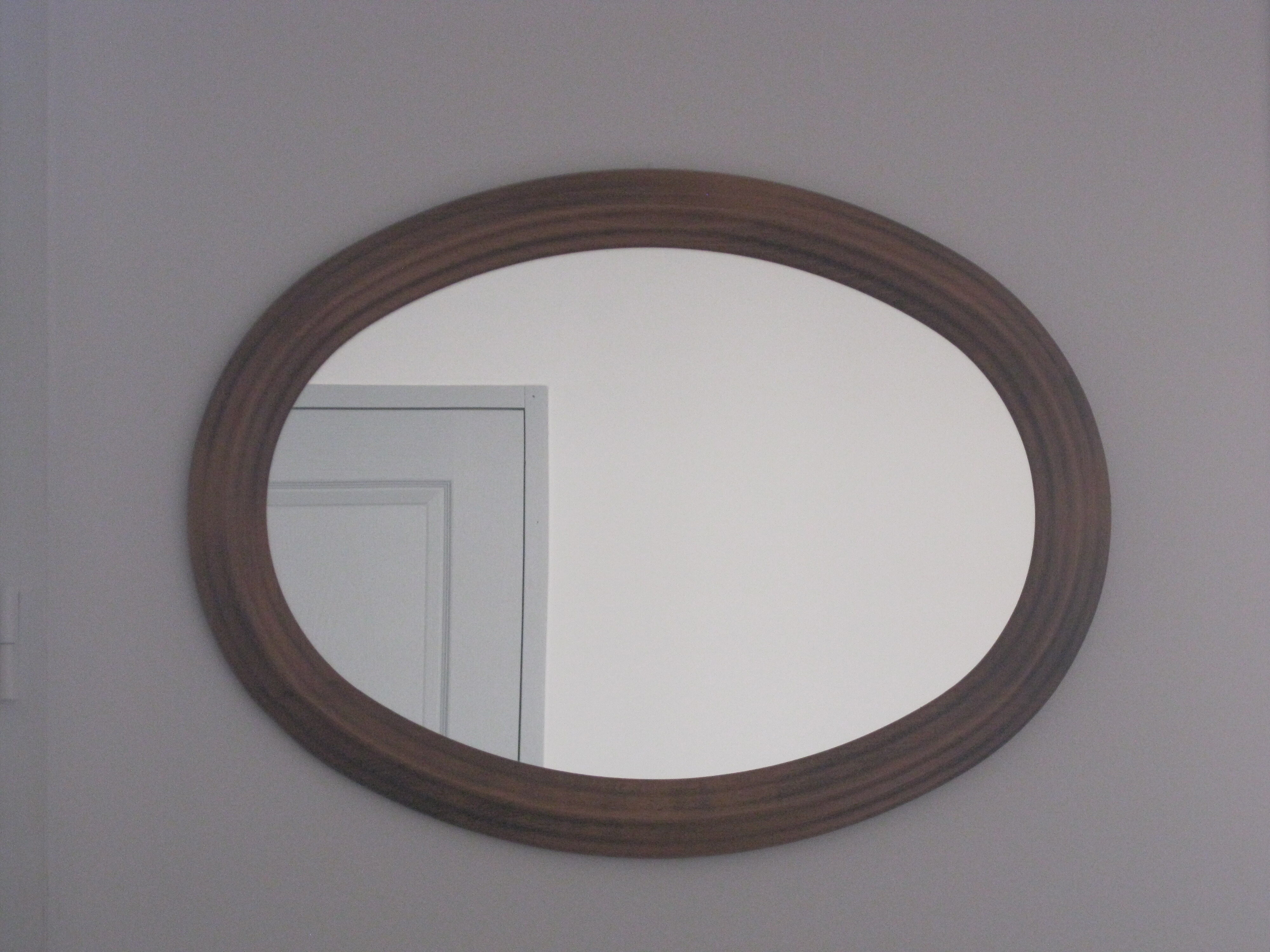 Mirror oval wood molding