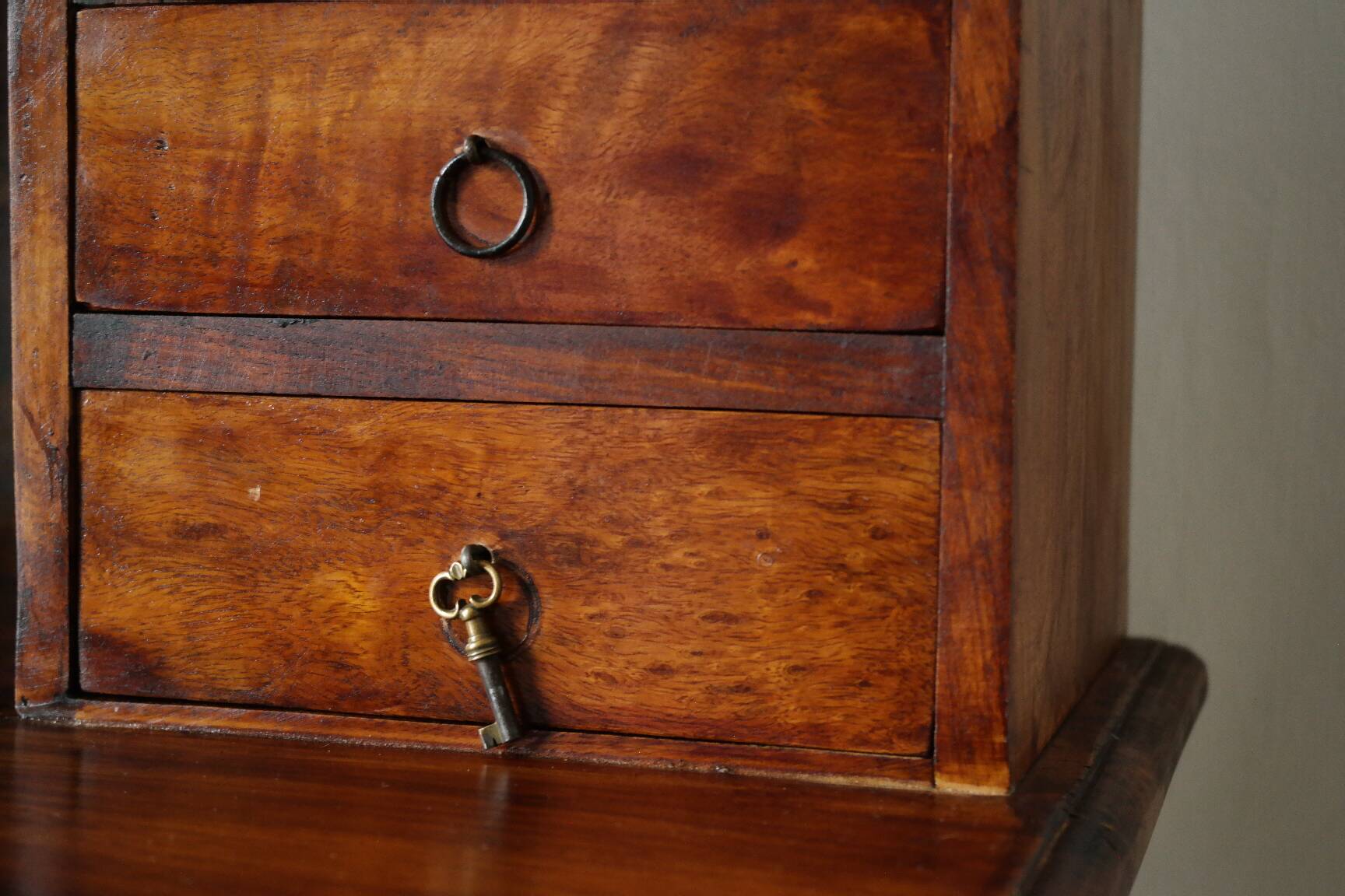 Daytime happiness in solid walnut, 20th century