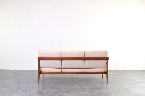 Canapé en teck du milieu du siècle de Knoll Antimott, années 1960.