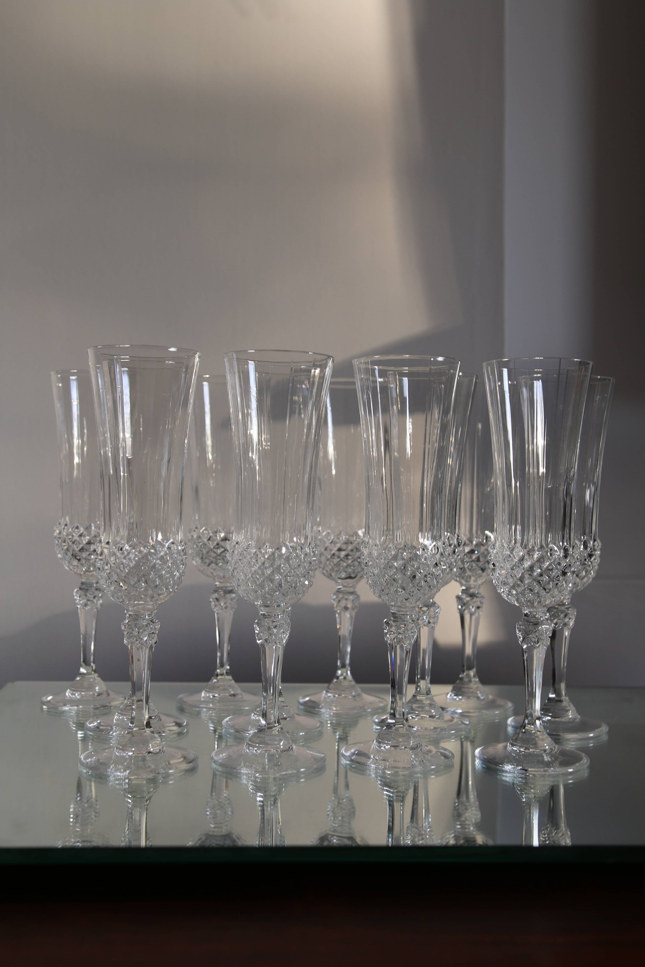 12 vintage glass champagne flutes, Longchamp, Cristal d’Arques