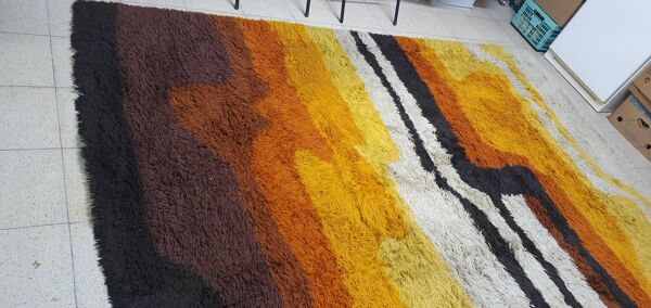 Tapis Coloré Par Desso, En Hollande Dans Les Années 70