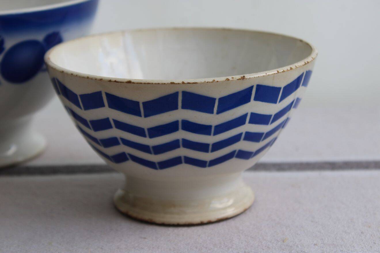 Set of 2 antique ceramic bowls