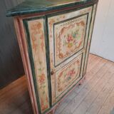 Painted wooden notch
