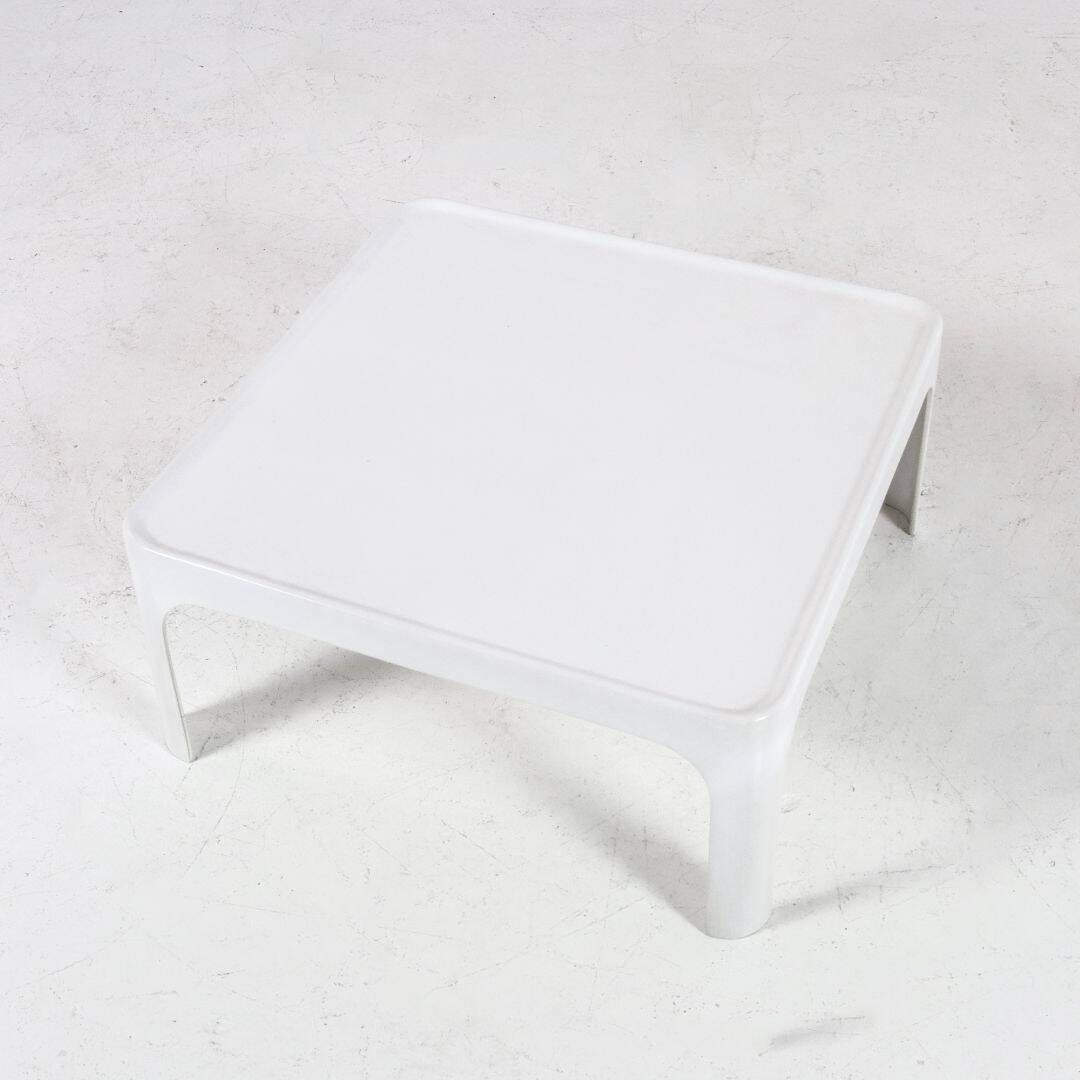 Space Age coffee table by Peter Ghyczy for Horn