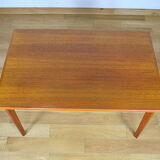 Table danoise en teck Henning Kjaernulf 1960