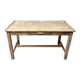 Jolie table ou bureau en bois décapé