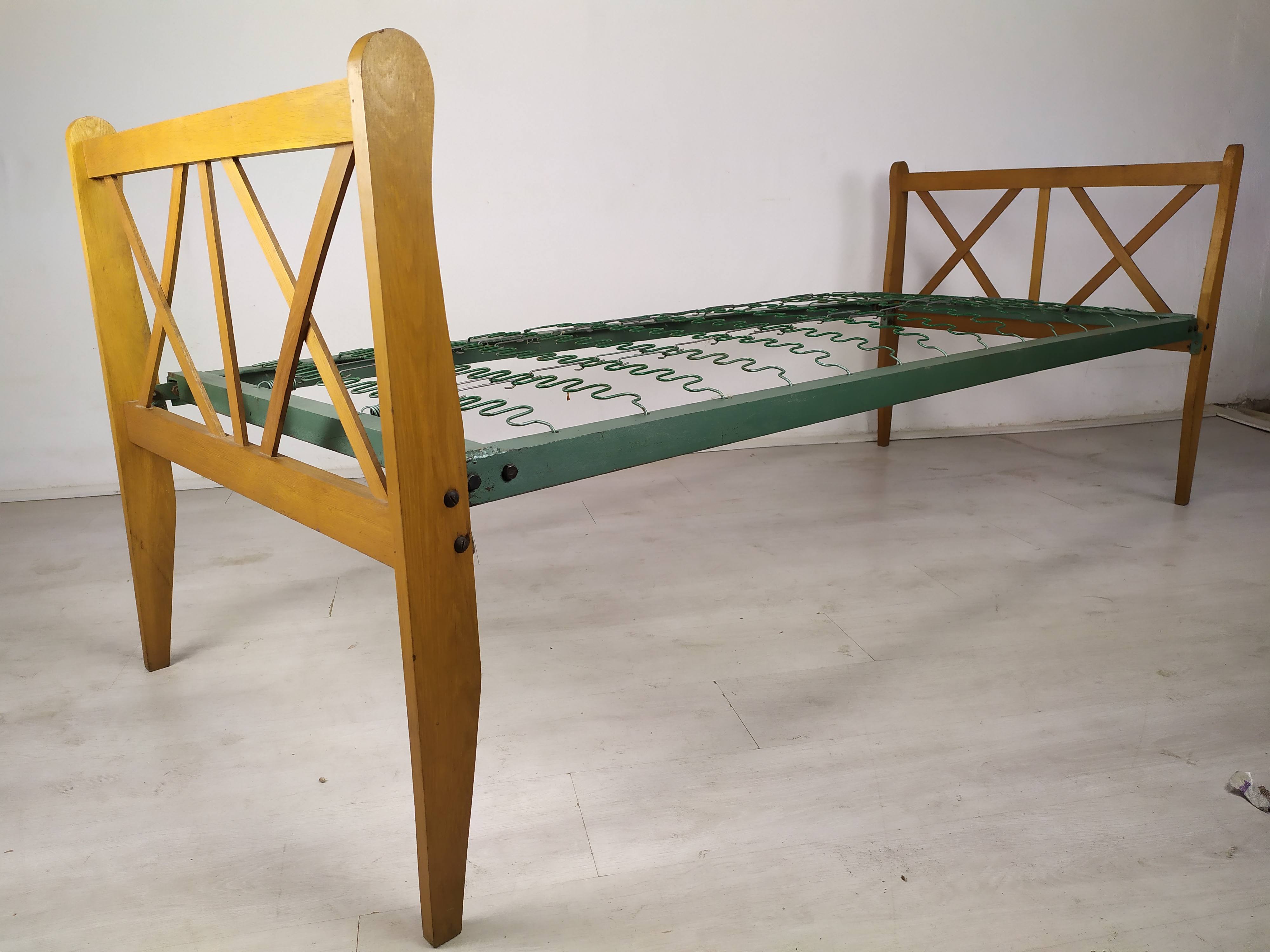 Vintage bed 80 by 190