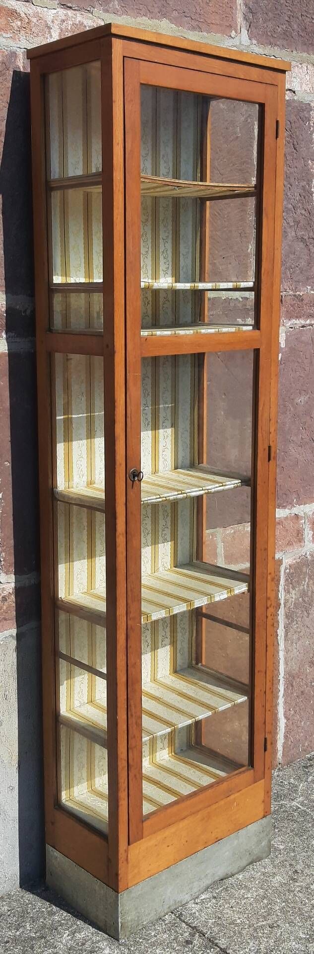 Display cabinet (Height 2.10m)
