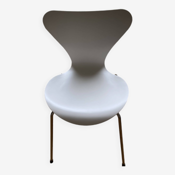 Arne Jacobsen Series 7 Chair