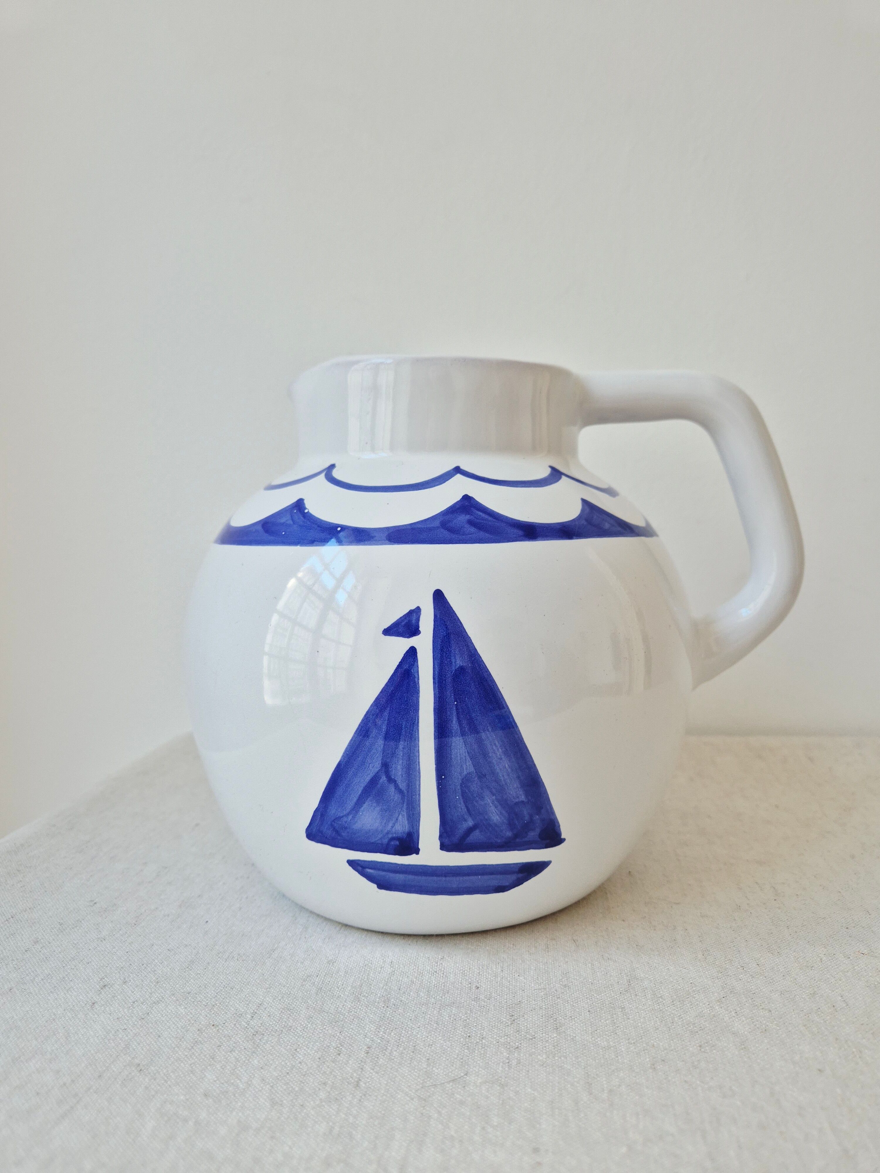 Hand-painted ceramic vase "Boat" - Signature Pauline