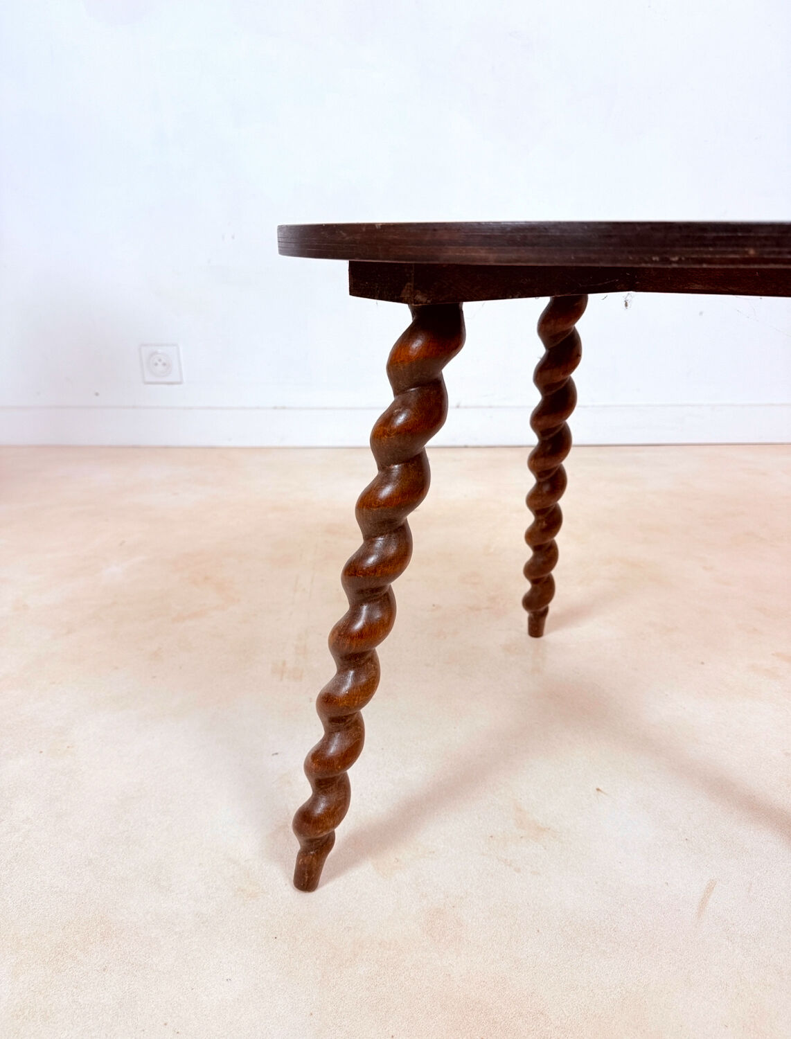 Table d’appoint ancienne auc pieds tournés