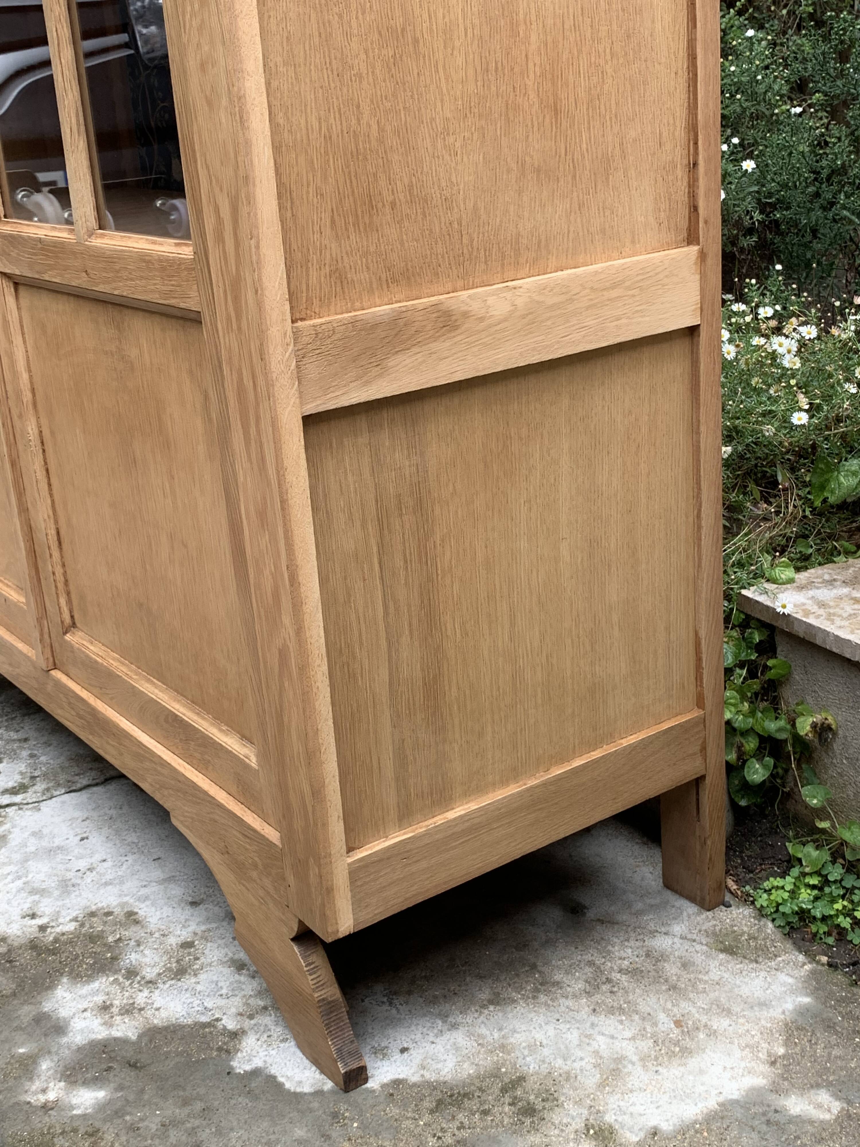 Parisian glass cabinet from La Samaritaine, 1960
