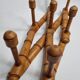 Portemanteau mural extensible en bois imitant le bambou, sept patères