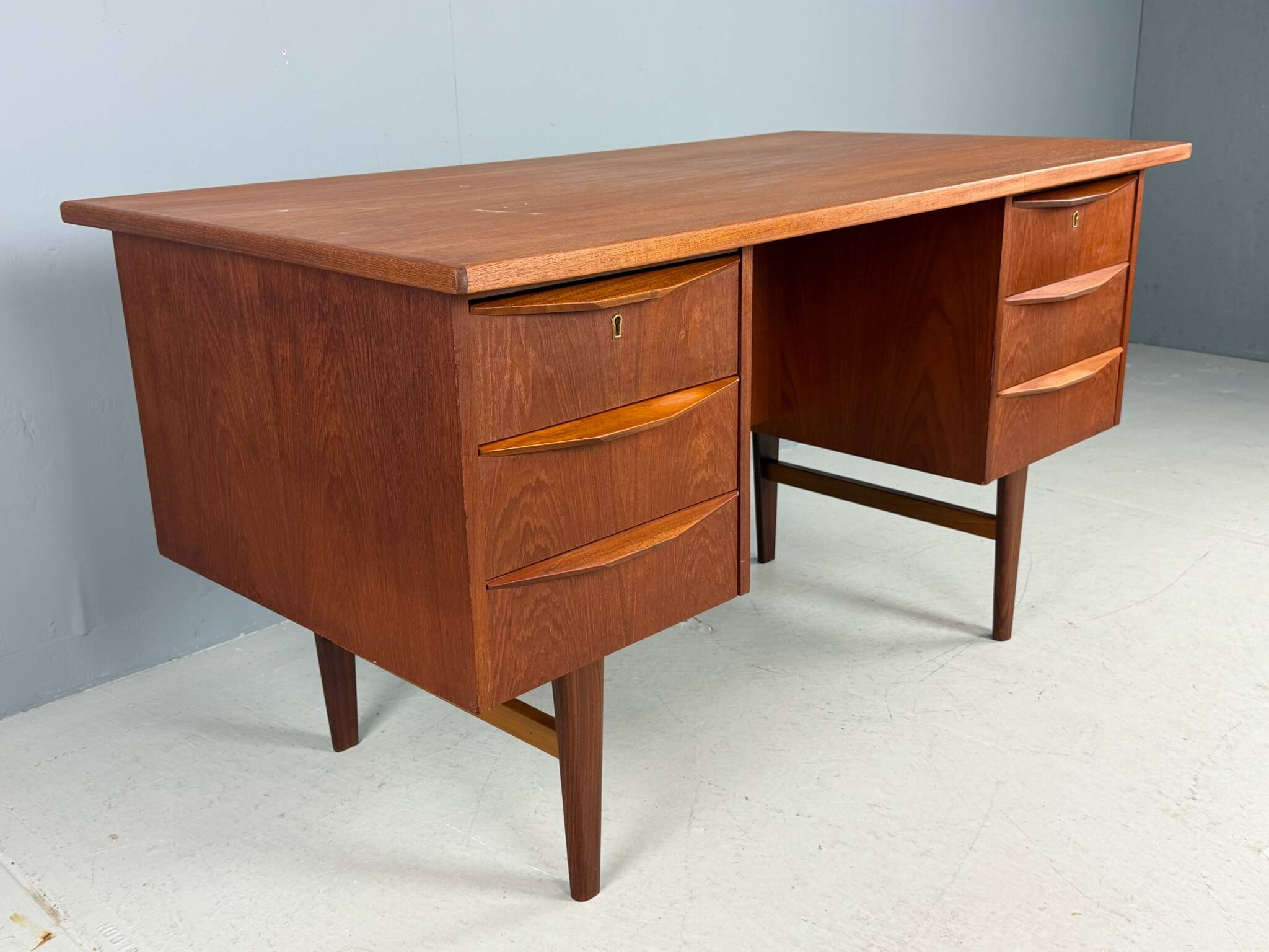 Scandinavian modern teak desk with backside book shelving, 1960, Denmark