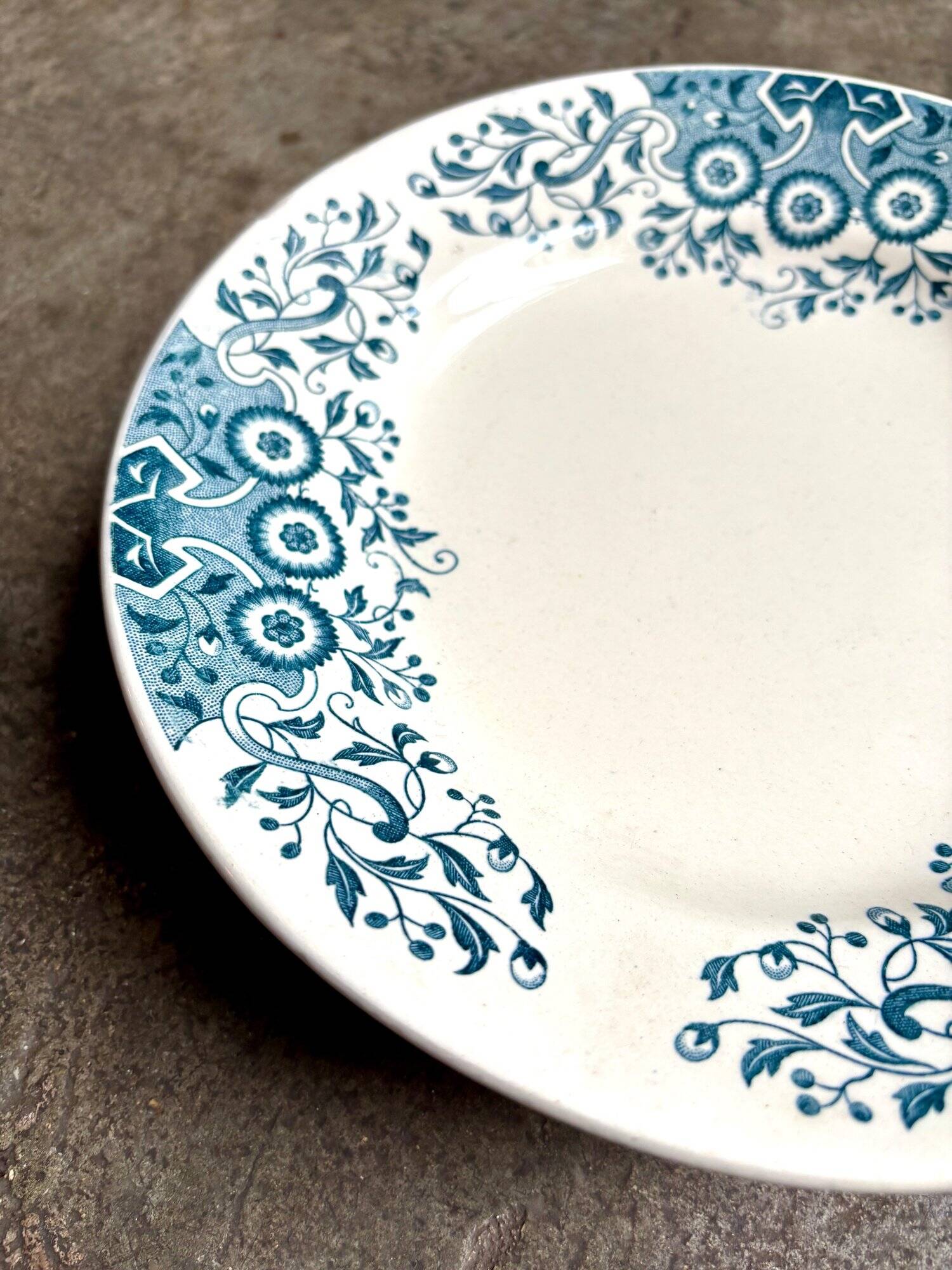 Longchamp ironware cake plate, "Luzy" service