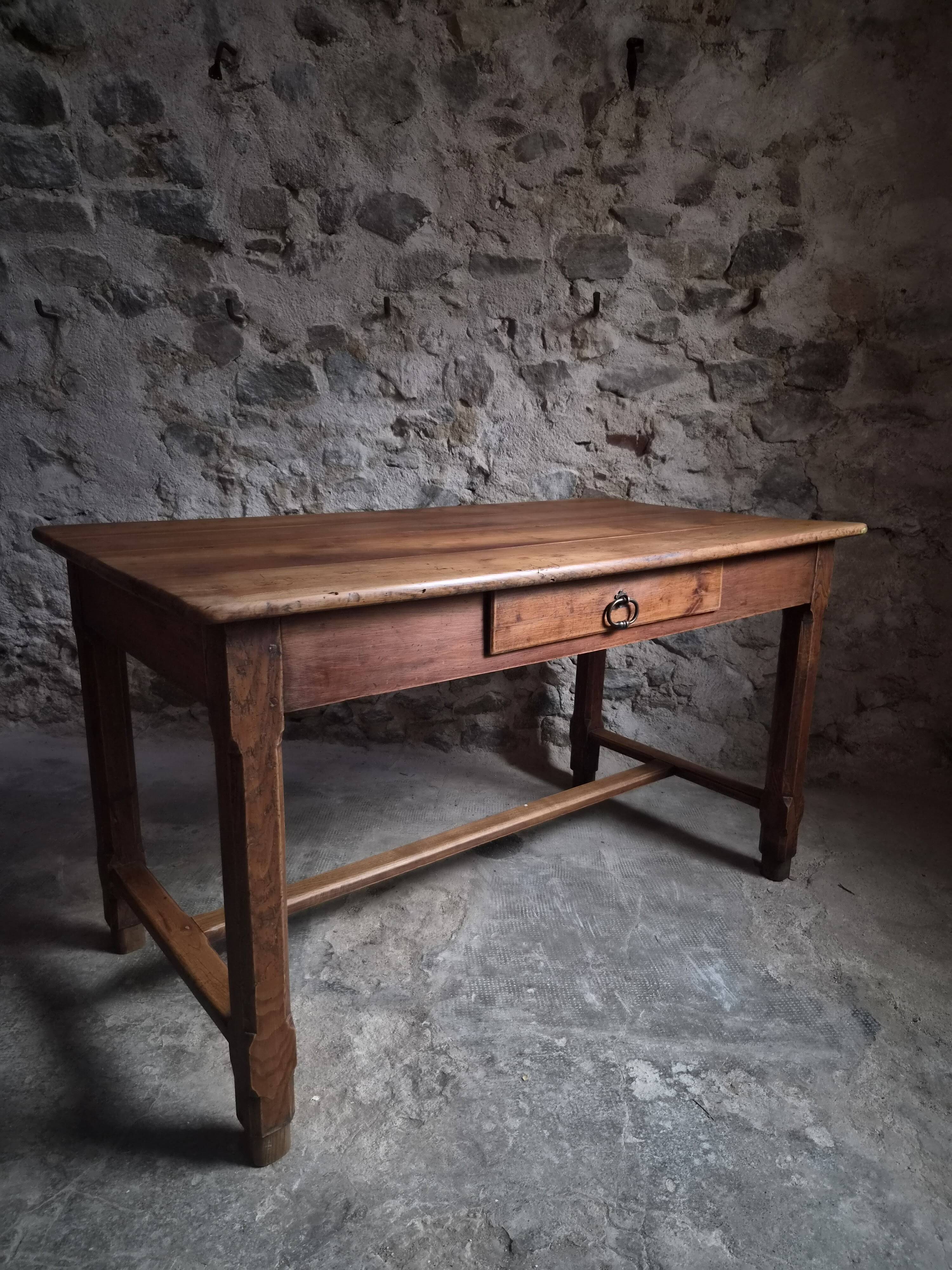 Old farmhouse table in French cherry wood | Auvergne | Circa 1750–1800
