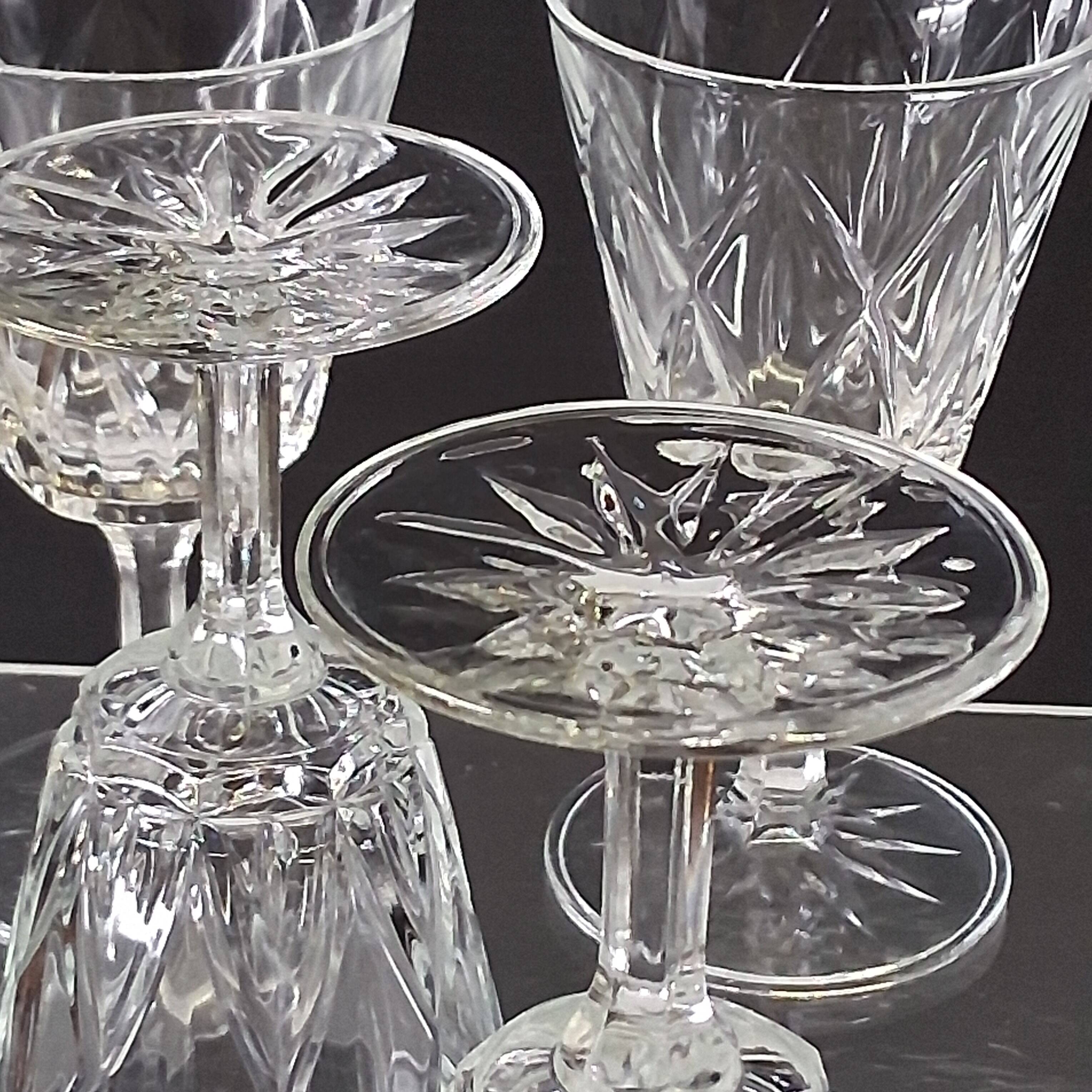 6 digestif glasses from the VMC crystal factory in Reims in good condition.