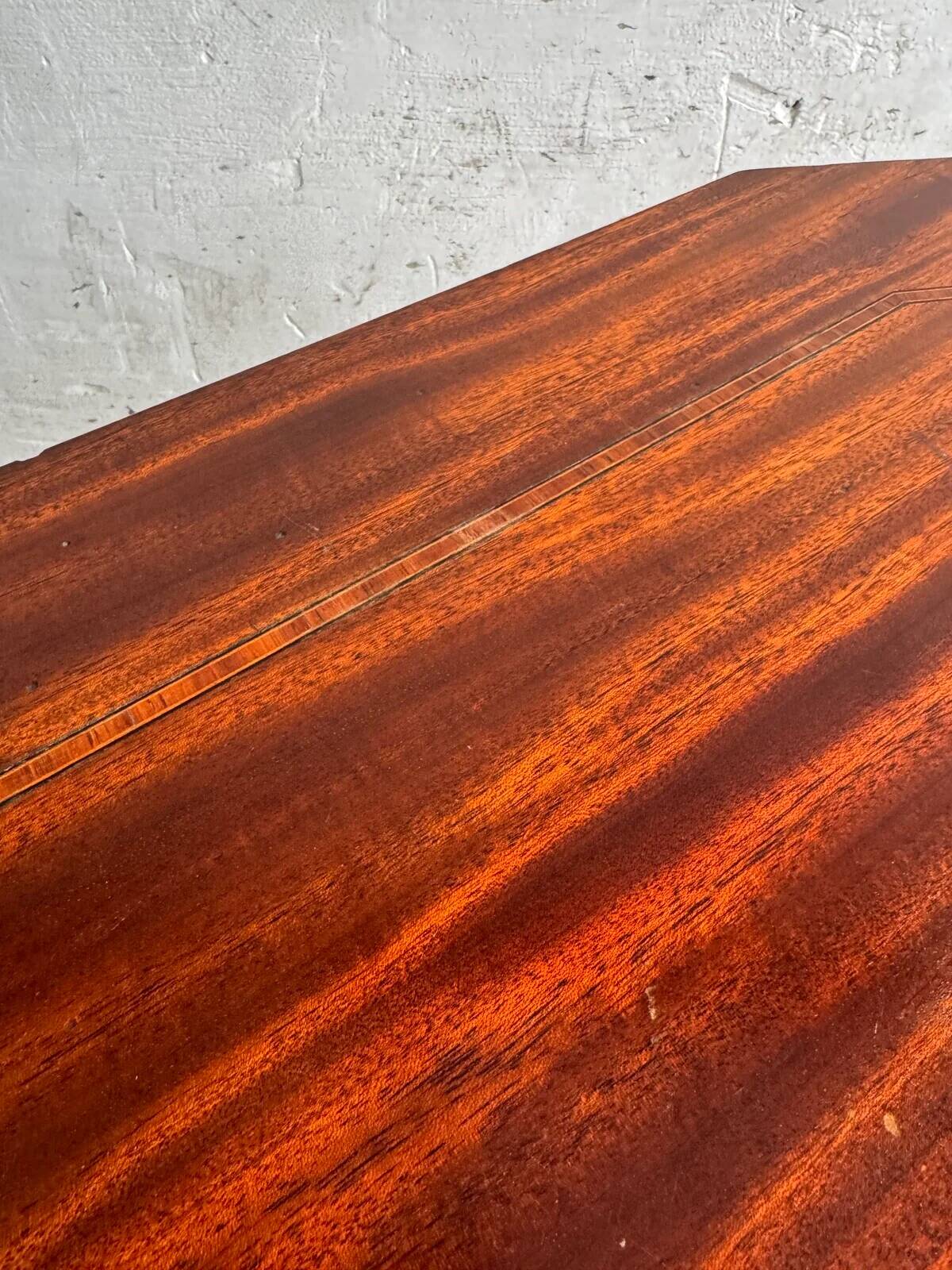 Interbellum side table with pronounced wood grain