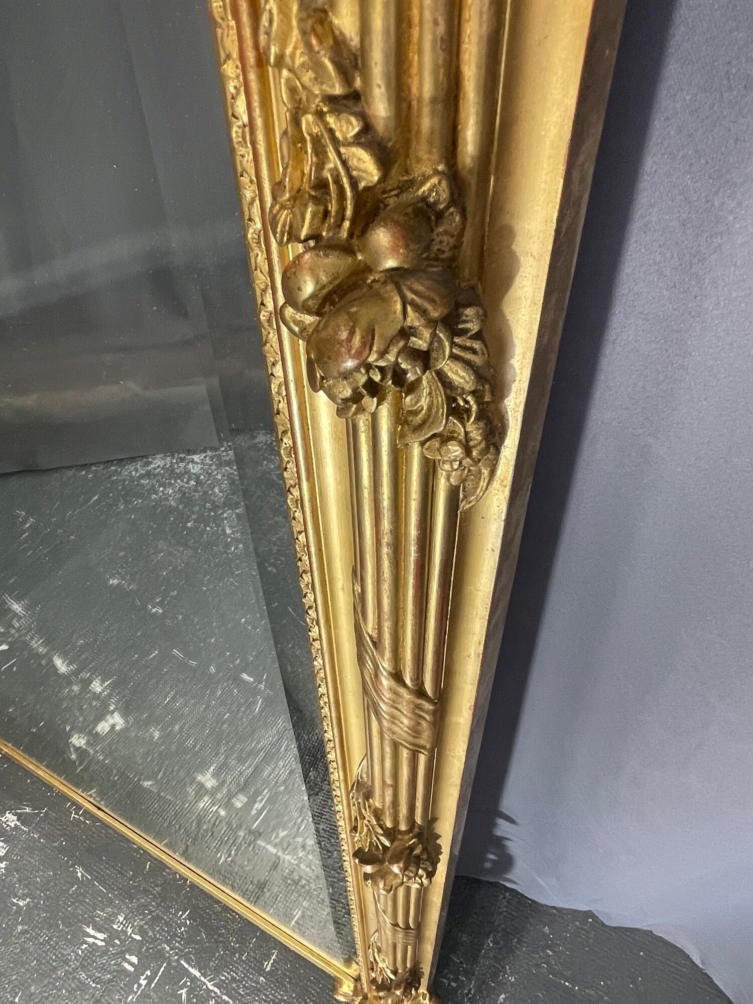 Mirror period XIXth Napoleon III, gilding gold leaf, very good condition