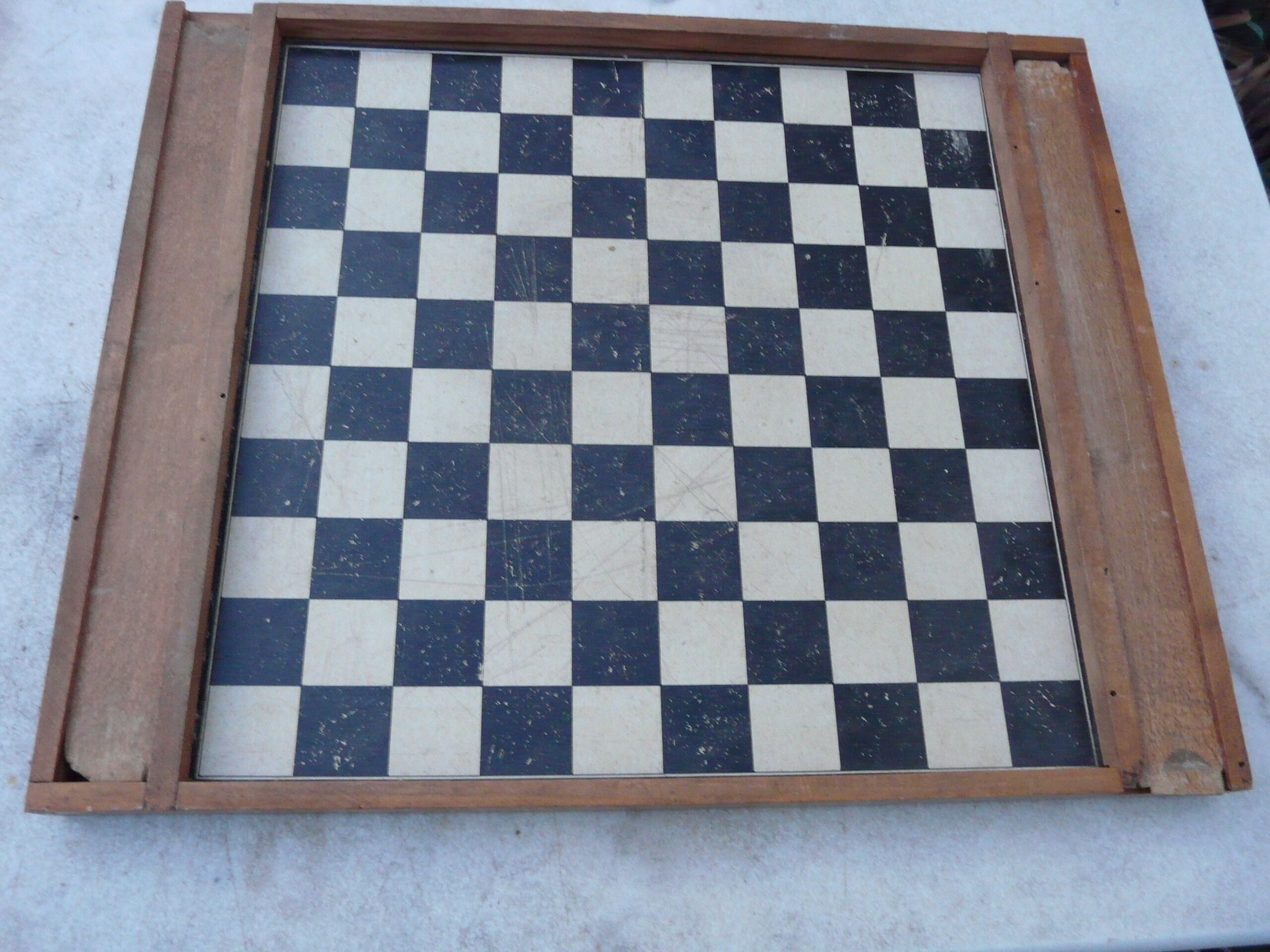 Old game of checkers and game of goose gamejura