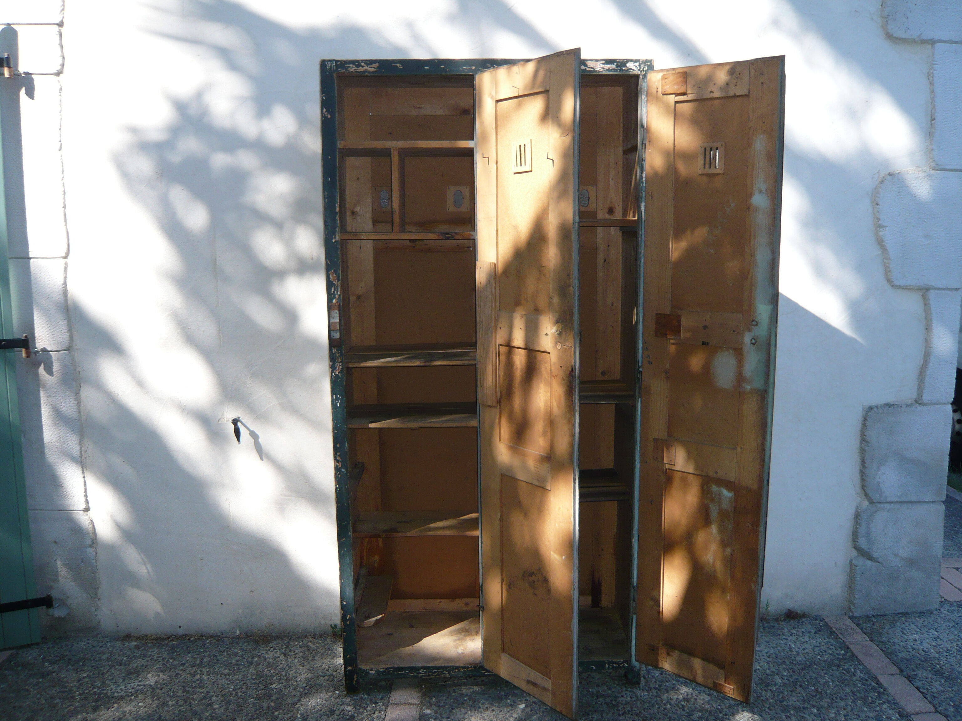 Workshop locker room