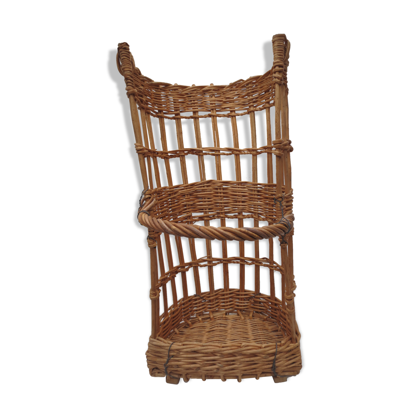 bread basket / handmade umbrella door in honey-coloured wicker