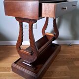 Pedestal table with lyre legs