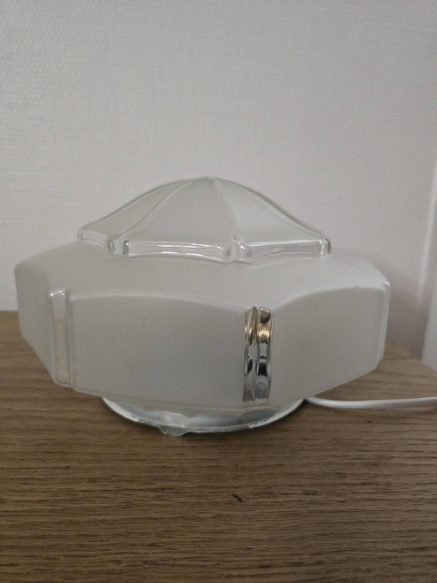 Art Deco ceiling light in frosted glass, pointed.