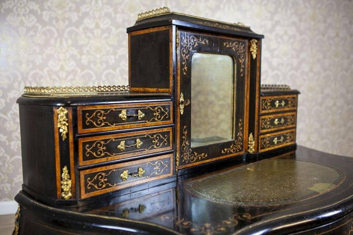 Bureau secrétaire pour dames en acajou et pin plaqué en acajou des années 1950.