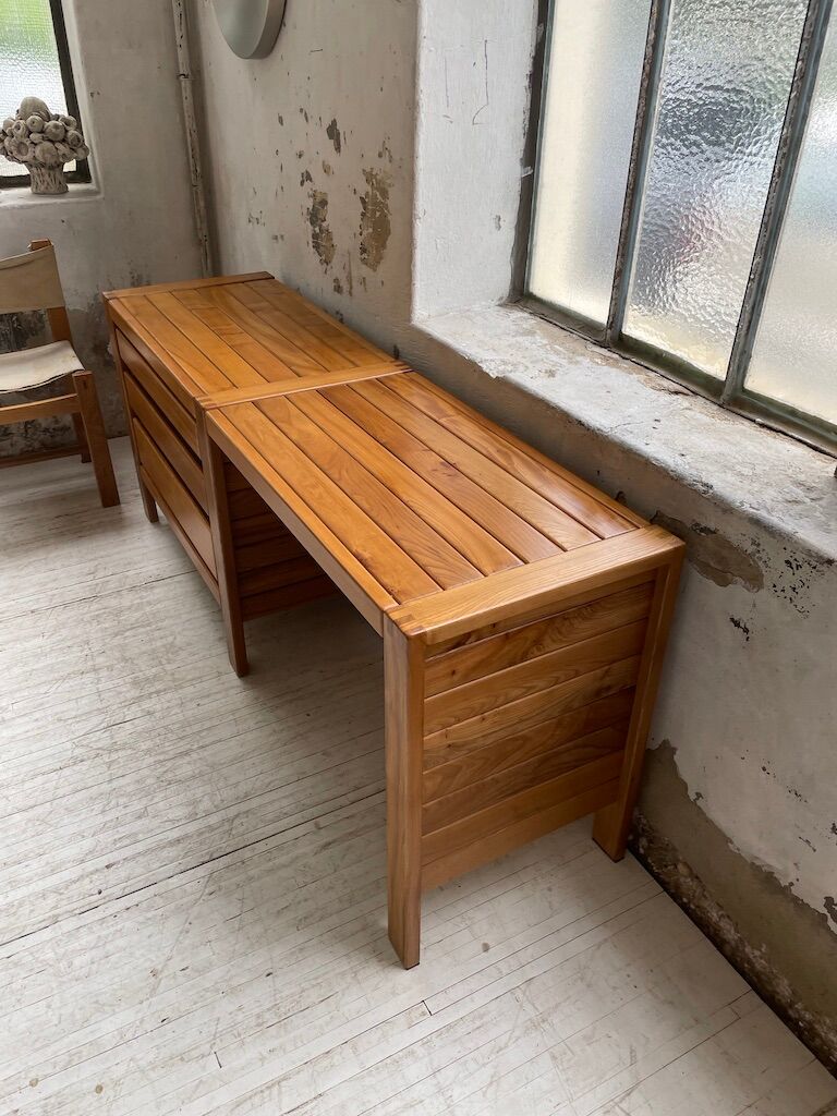 Regain dresser office row