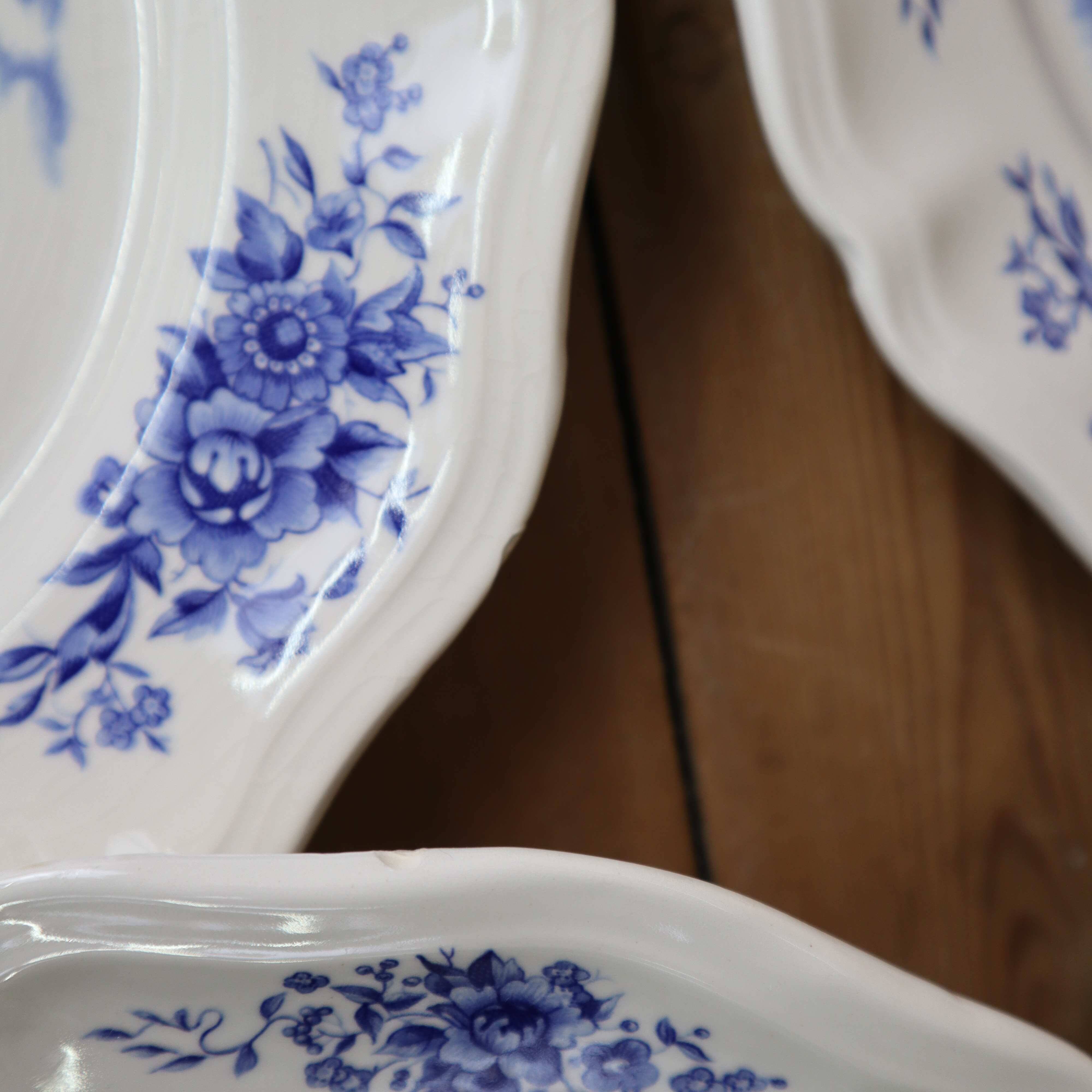 Set of 6 Sarreguemines flat plates, Romantic model, 25.6 cm