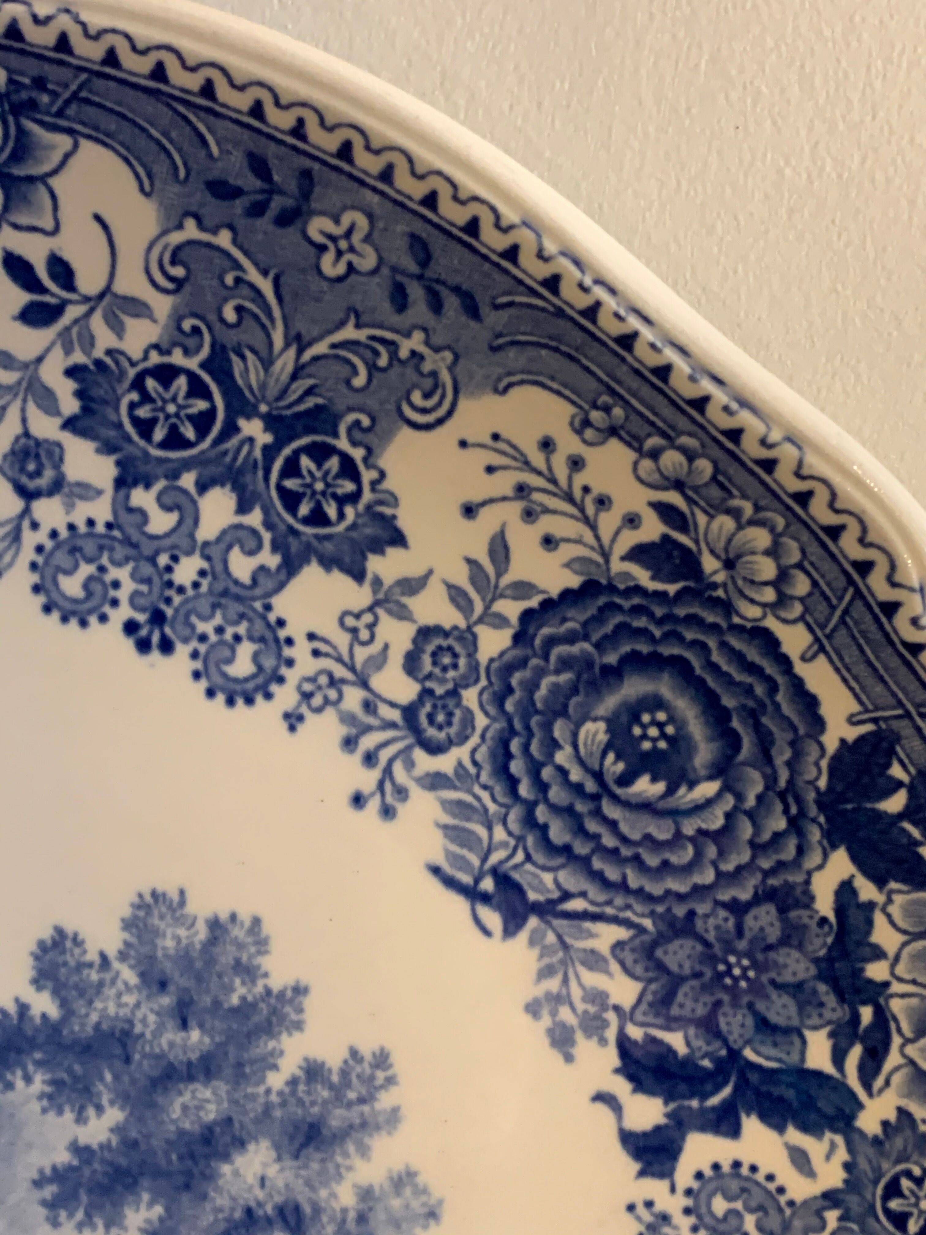 Service or dessert dish Villeroy and Boch model Burgenland