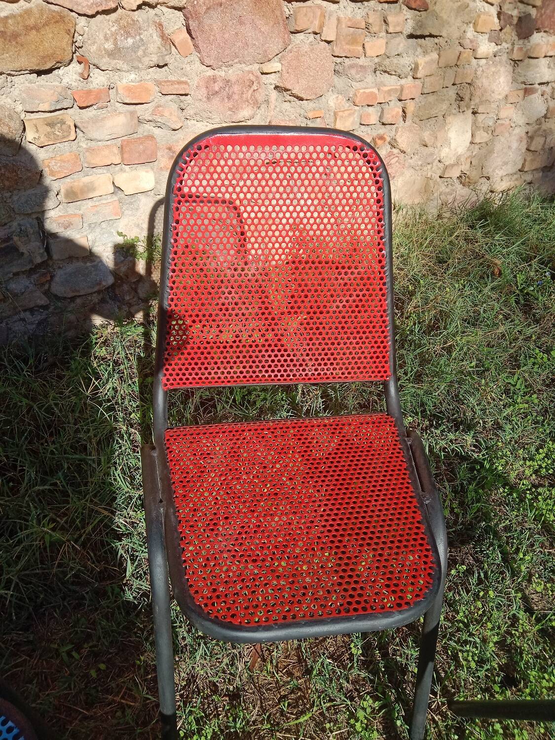 Chaise métal ajourées