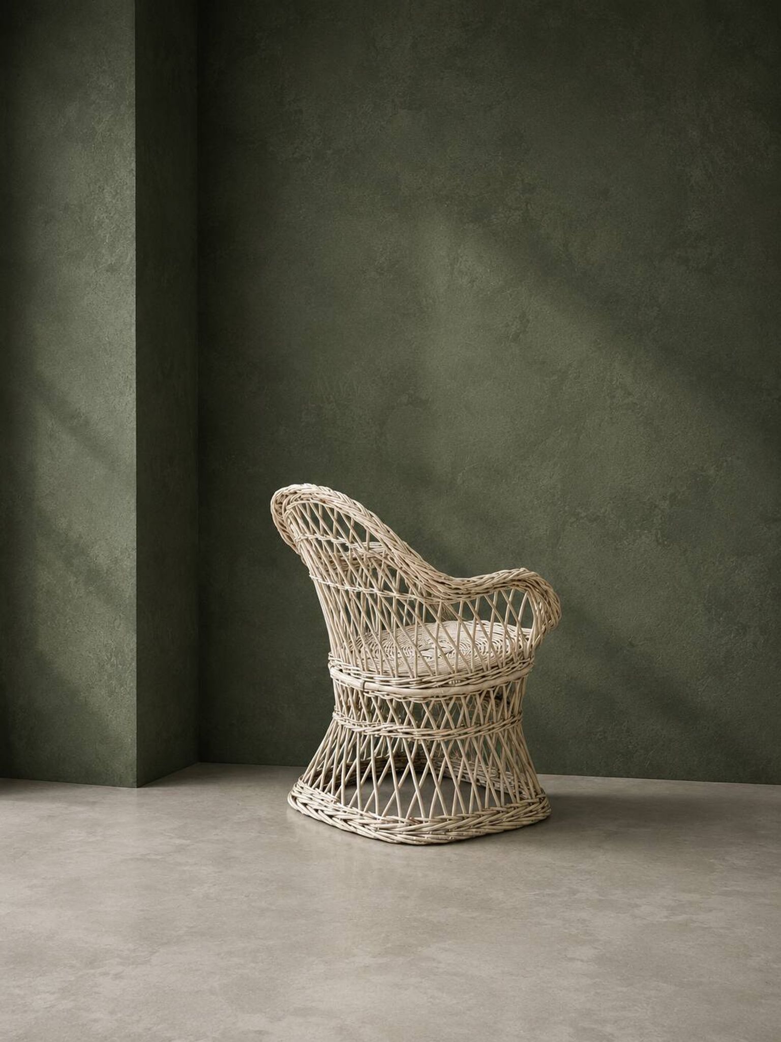 Fauteuil enfant en rotin vintage