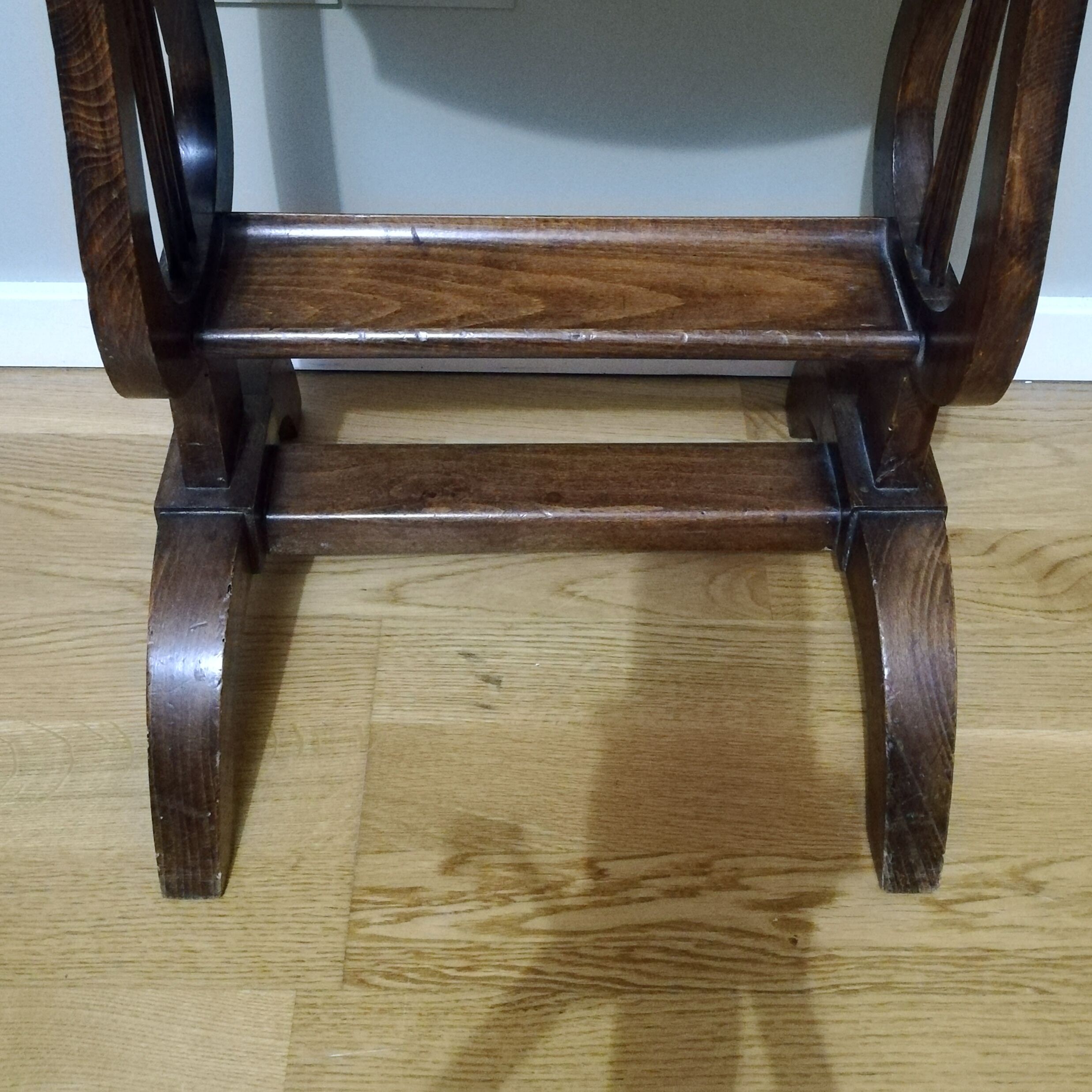 Walnut pedestal table or lyre harness
