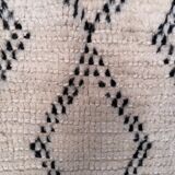 Tapis berbère marocain vintage Beni Ourain, Atlas, motif tribal, 200 x 142 cm, déstockage