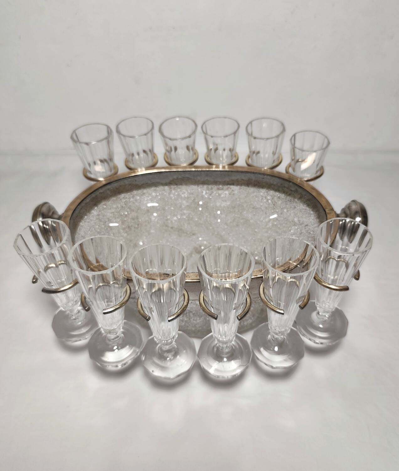 Seau à glace en verre avec douze coupes. Espagne, années 1950.