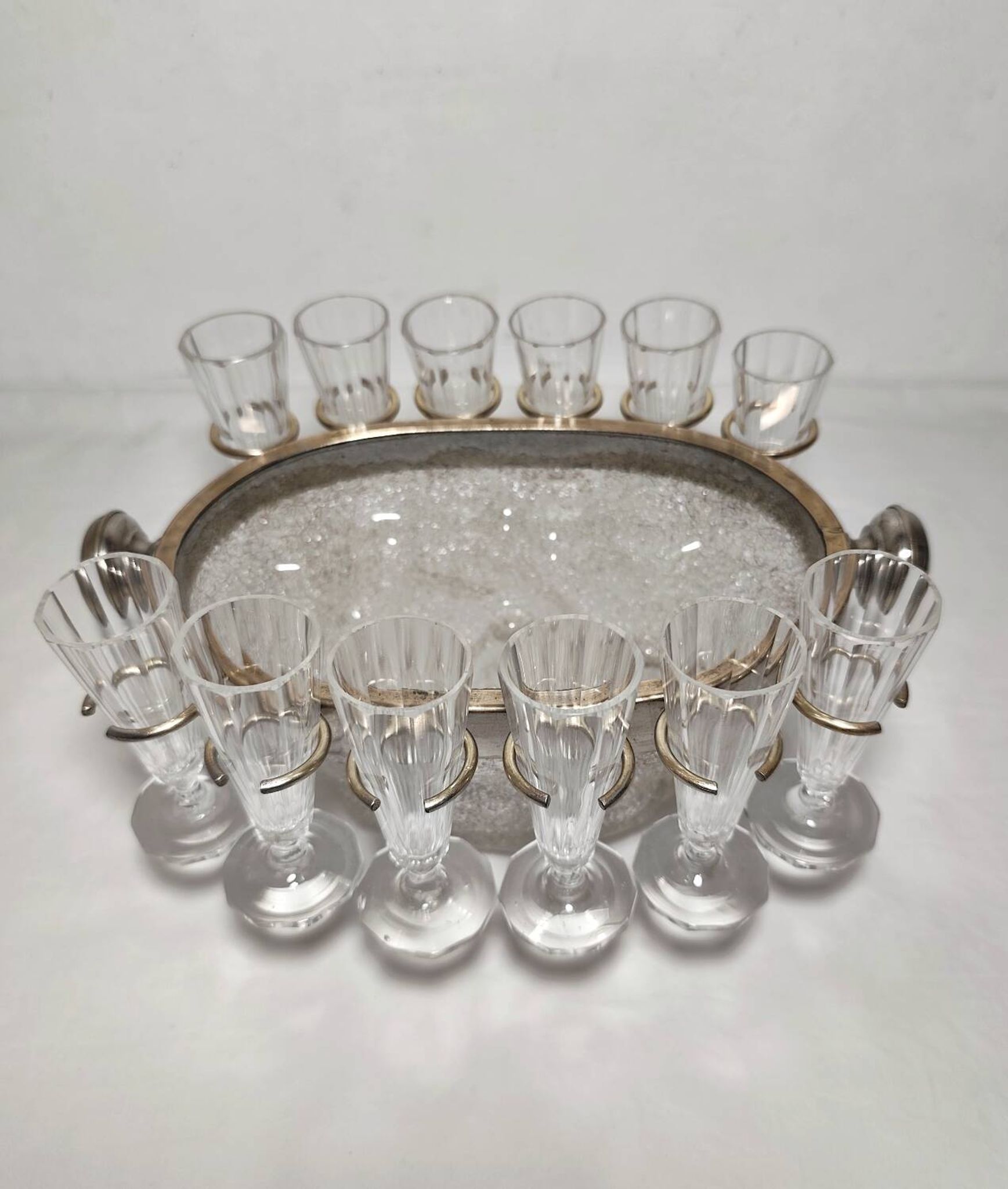 Seau à glace en verre avec douze coupes. Espagne, années 1950.