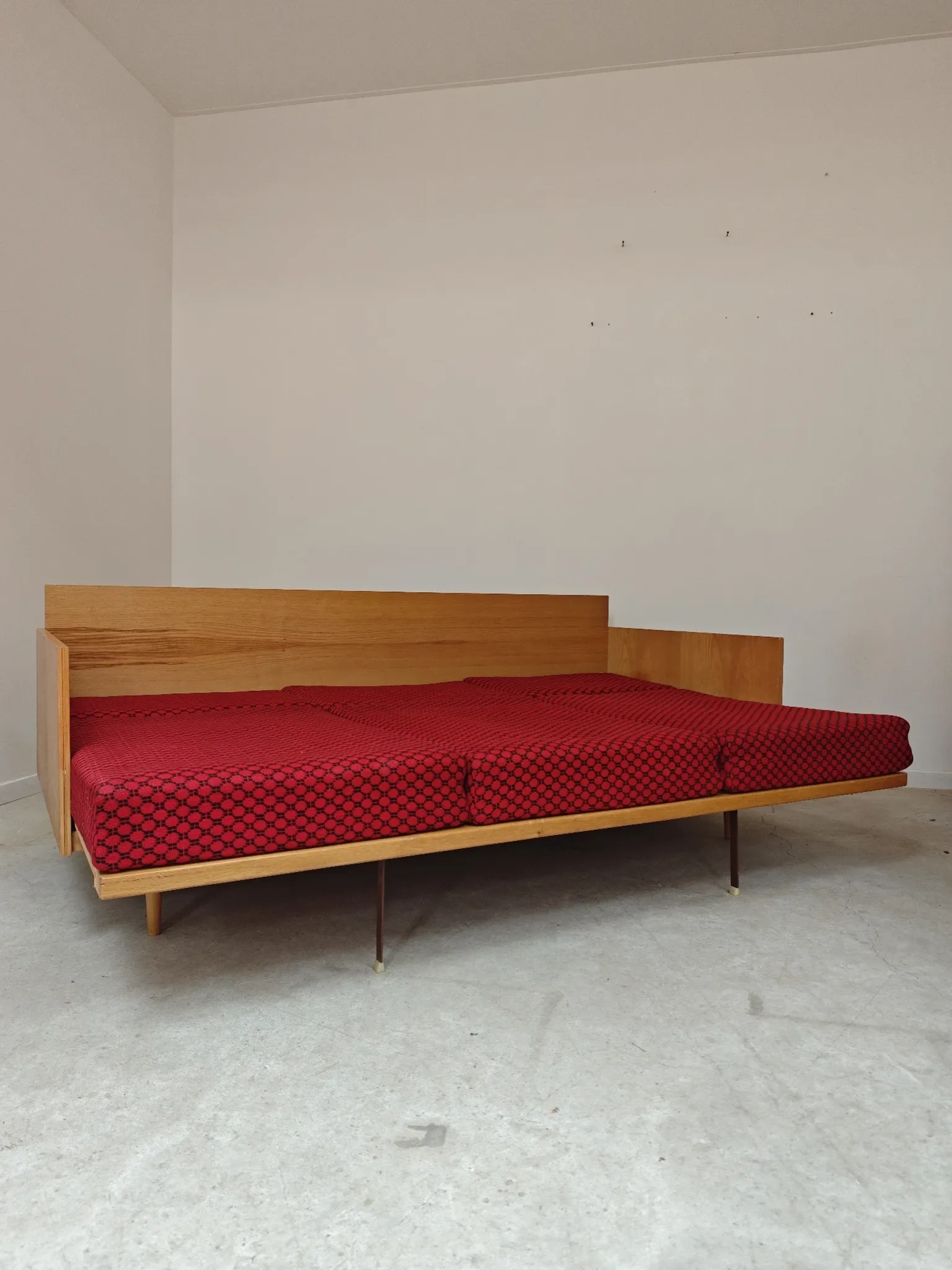 Folding bench Daybed sofa red and black fabric Libena Ex Teh