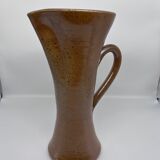 Pitcher in sandstone