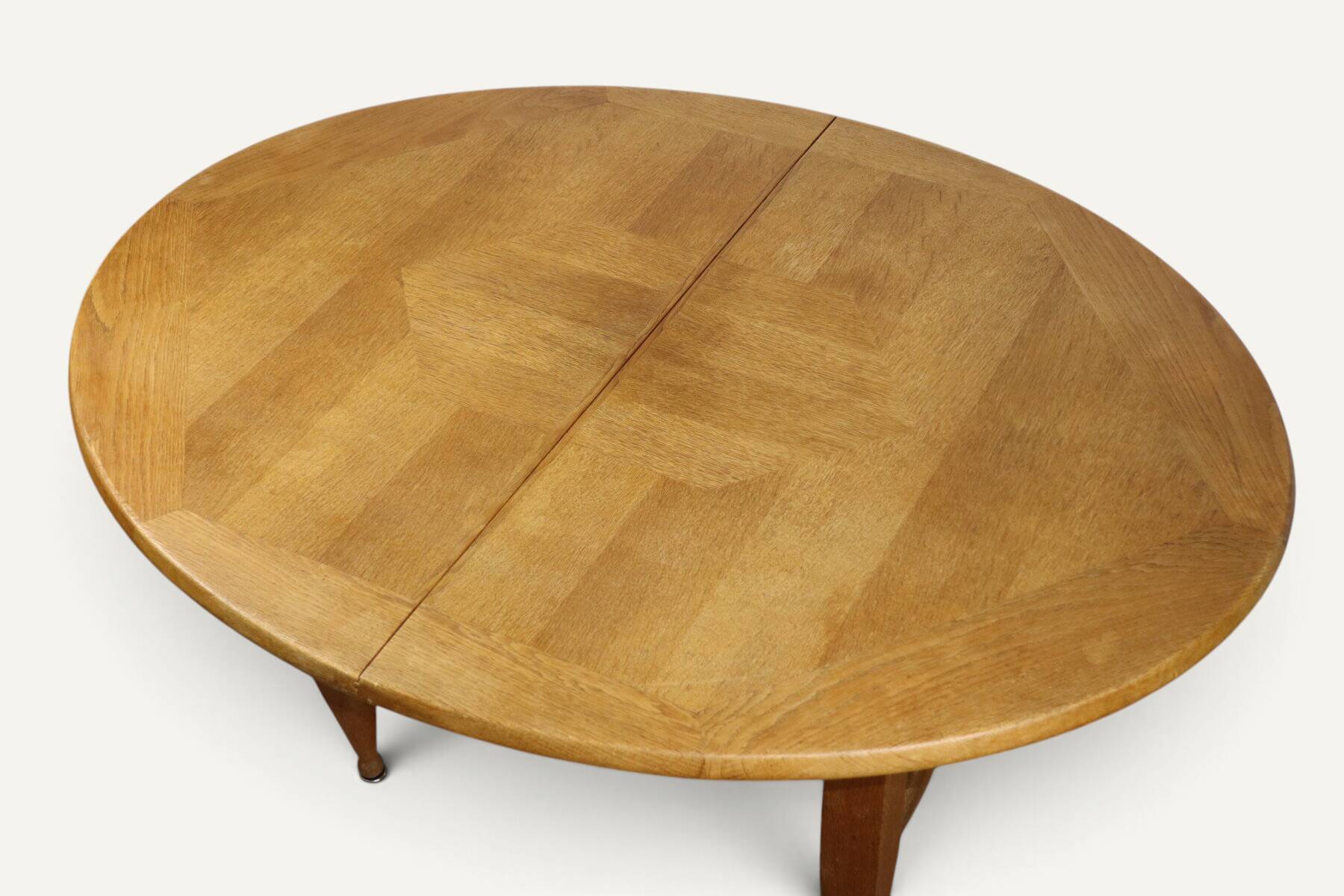 Extendable dining table in oak by Guillerme and Chambron - 1960s