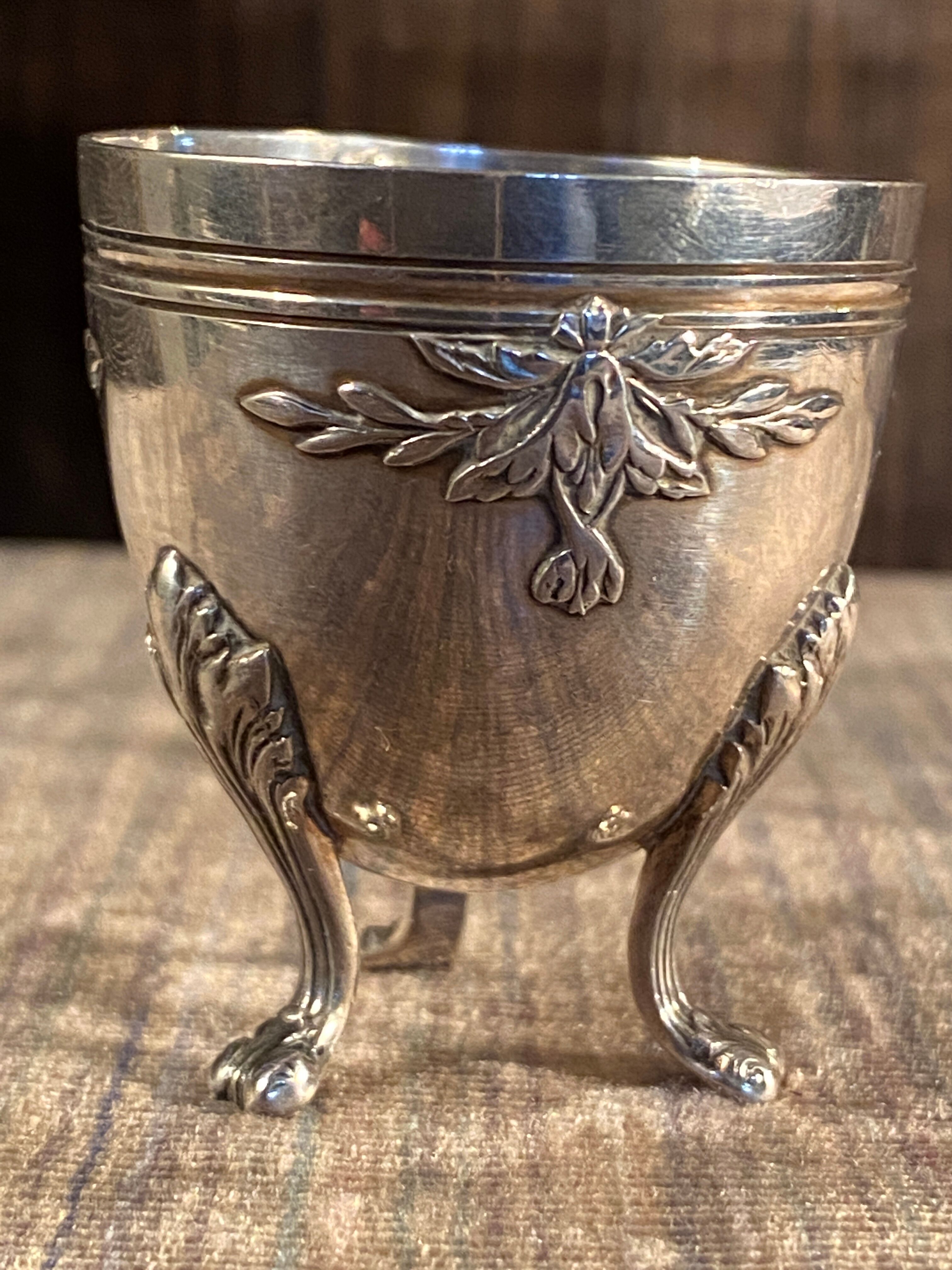 Massive silver shell punch minerve