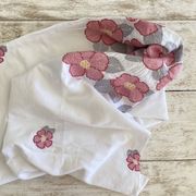 Embroidered square tablecloth - floral design - cotton - 150x150 cm