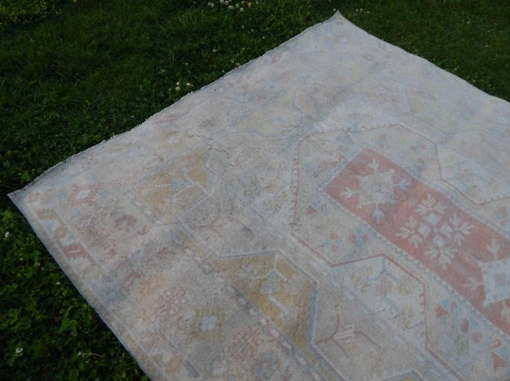Vintage Turkish rug handmade 196x274 cm