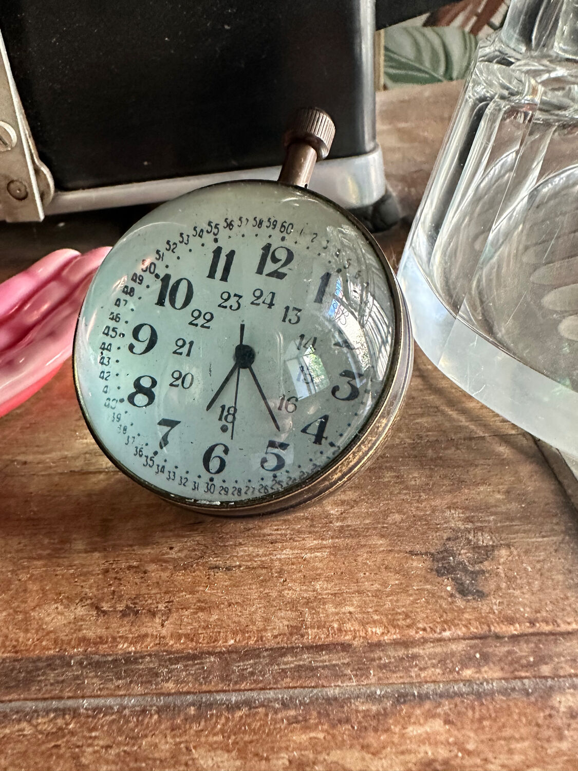 Convex table clock double-sided pink of the winds
